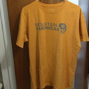 Mountain hardware t shirt